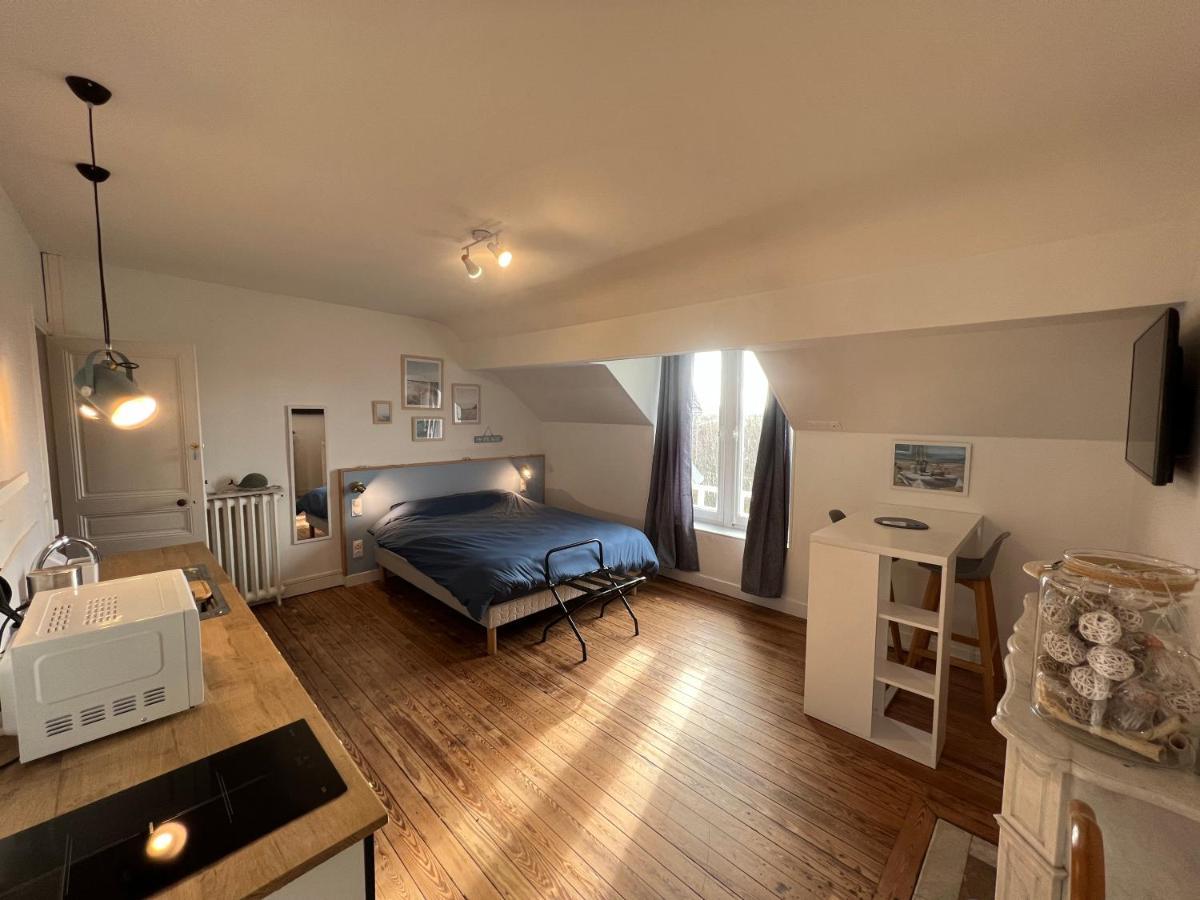 Le Manoir Des Lys Lägenhet Tilly-sur-Seulles Exteriör bild