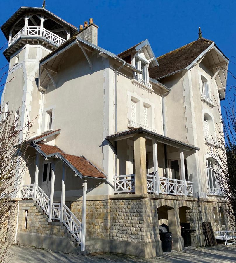 Le Manoir Des Lys Lägenhet Tilly-sur-Seulles Exteriör bild