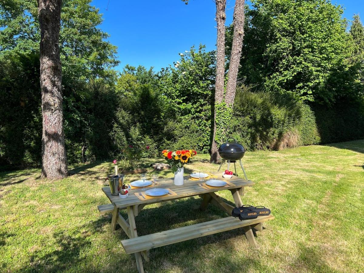 Le Manoir Des Lys Lägenhet Tilly-sur-Seulles Exteriör bild