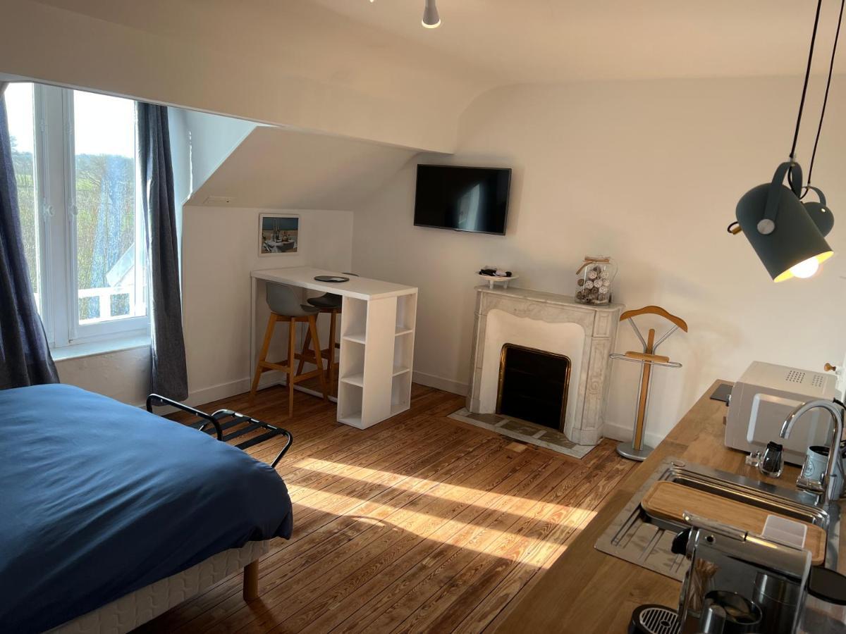 Le Manoir Des Lys Lägenhet Tilly-sur-Seulles Exteriör bild