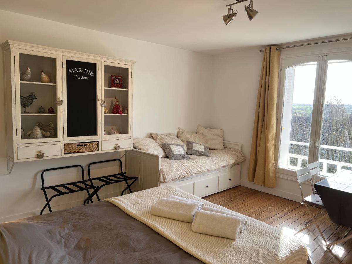 Le Manoir Des Lys Lägenhet Tilly-sur-Seulles Exteriör bild